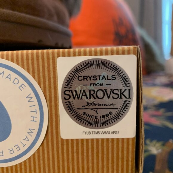 UGG "Vilet" boot w/ Swarovski Crystals in box - Picture 9 of 11